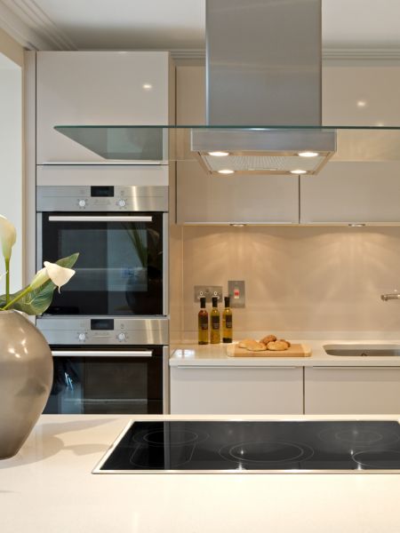 Kitchen & Dining